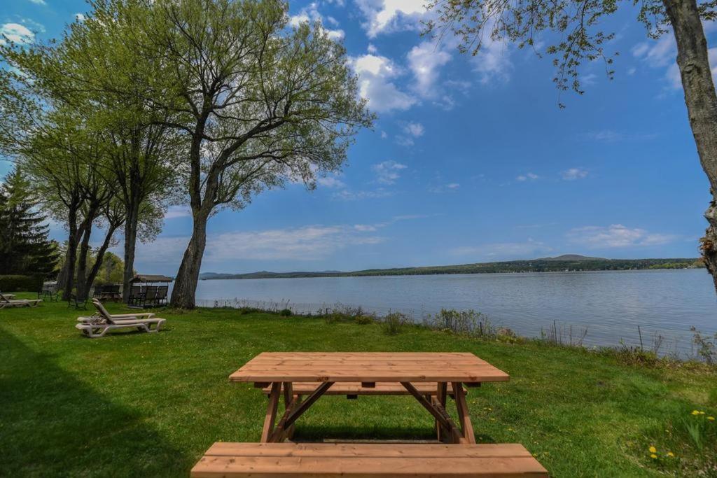 O'Berge Du Village C304 - Bord De L'Eau Magog Kültér fotó